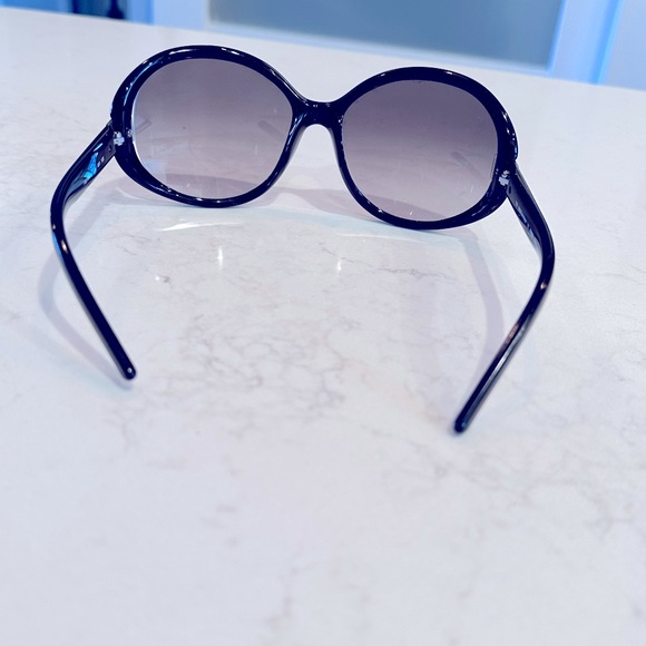 Fendi sunglasses - Picture 3 of 7